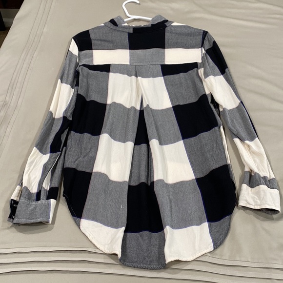 Universal thread, size small, super soft plaid shirt, long - Picture 3 of 3